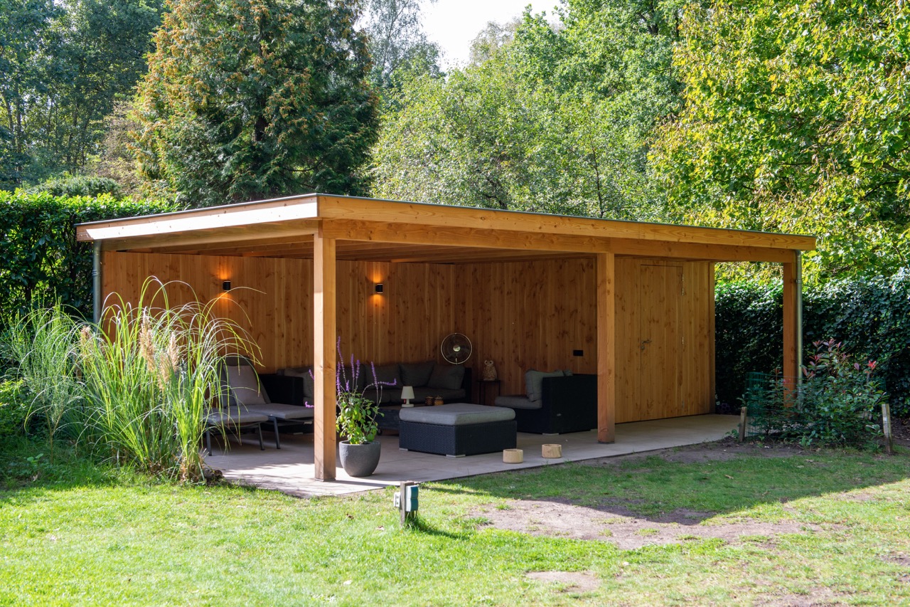 Houten bijgebouw - Kruispunt