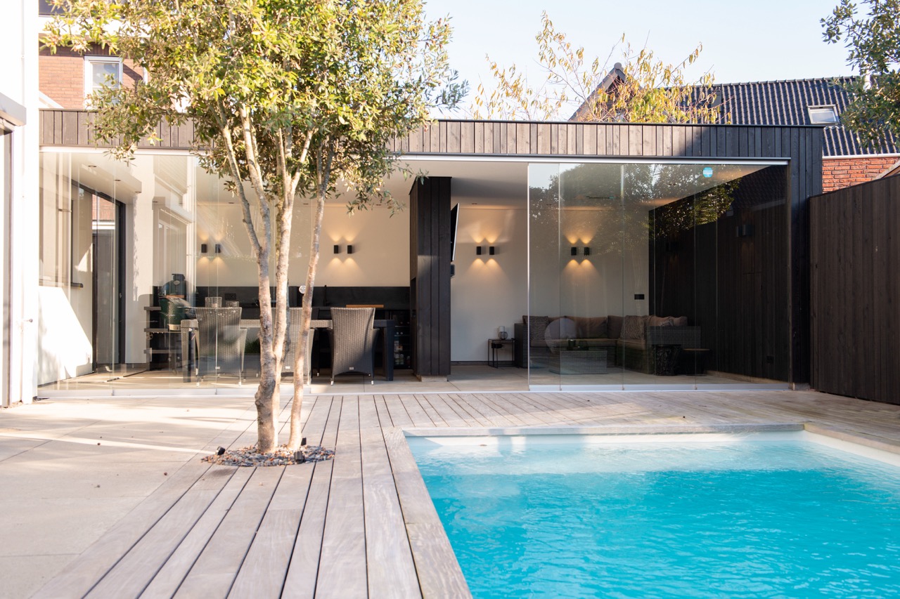 Luxe poolhouse